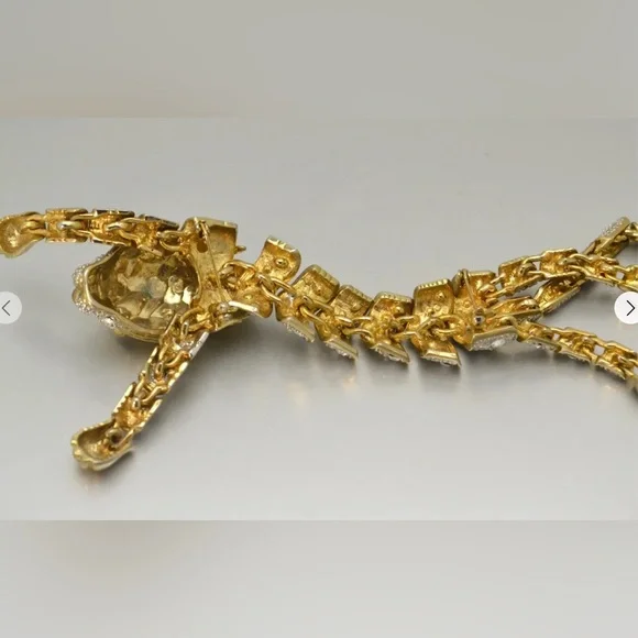 Rhinestone Gold Tone Articulated Lion Brooch - Picture 10 of 16